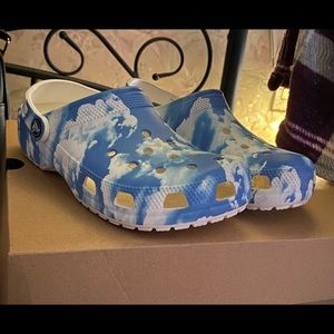 Cloud Crocs Women’s size 8 - New.